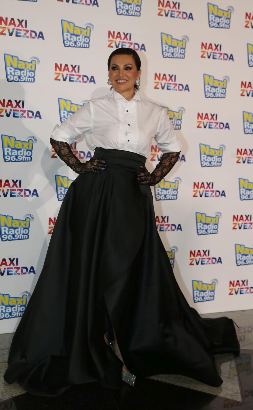 NINA JE UVEK BILA ŽENA OD STILA 