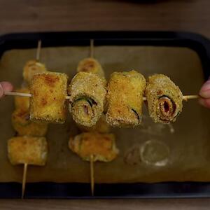 Spolja hrskave, iznutra neodoljivo sočne & kremaste: Tikvica-rolnice sa ražnjića su gotove za 15 minuta – evo recepta