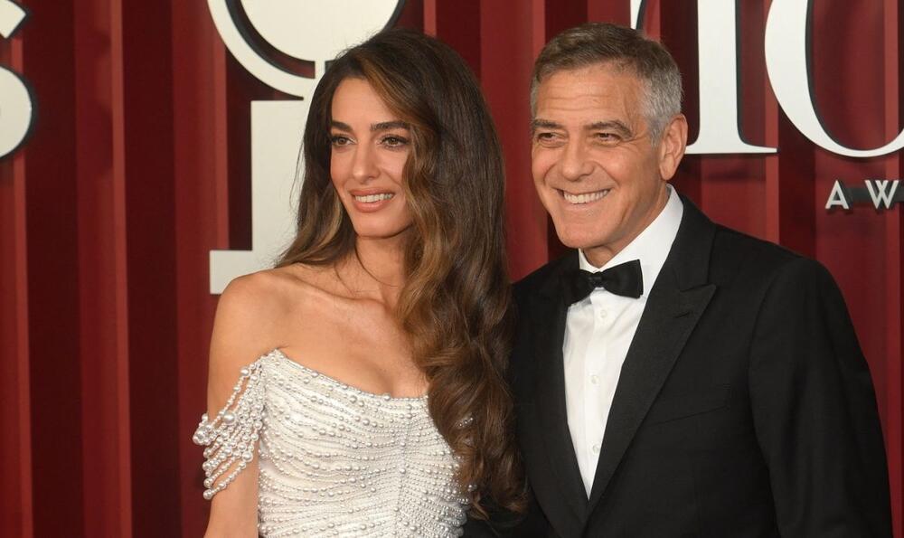 <p>Ovim izdanjem supruga Džordža Klunija još jednom je dokazala da sa razlogom slovi za modnu ikonu.</p>