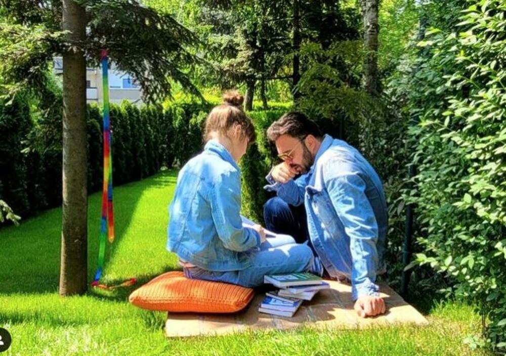 <p>Poznati par je svoje gnezdo svio u voždovačkom naselju</p>