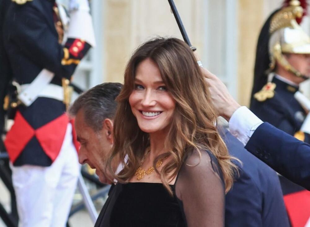 Karla Bruni prvi put u Jelisejskoj palati nakon godinu dana ukrala sve poglede