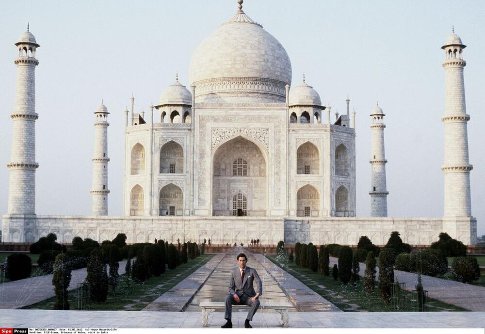 Princ Čarls se 1980. godine fotografisao ispred Tadž Mahala i zarekao se da će tu dovesti svoju nevestu
