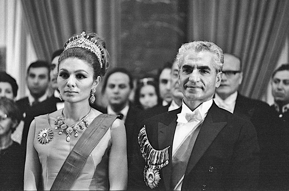 Šah Mohamed Reza Pahlavi i carica Fara u Teheranu 1967. godine