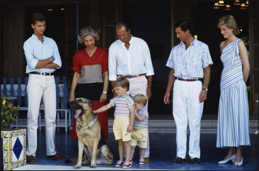 Memoari bivšeg kralja Španije Huan Kalrosa glavna tema u Evropi