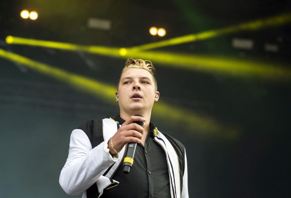 Džon Njuman na nastupu u Mađarskoj