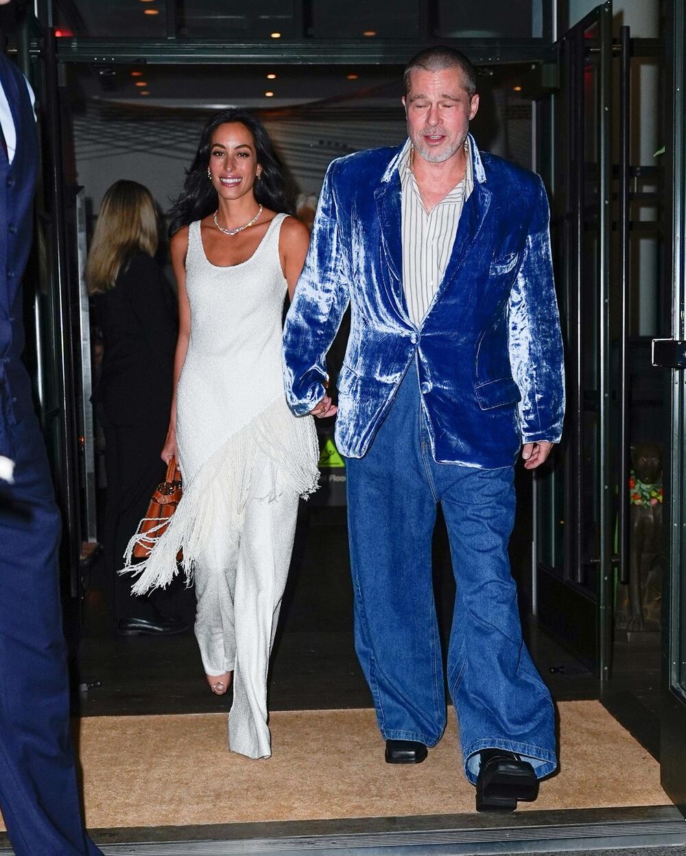 Ines de Ramon i Bred pit posle večere u Njujorku