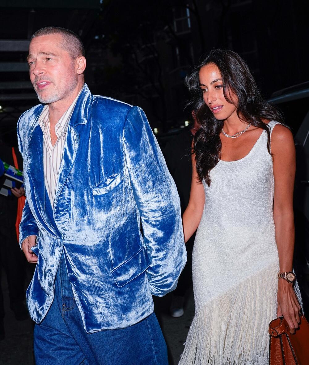 Ines de Ramon i Bred pit posle večere u Njujorku