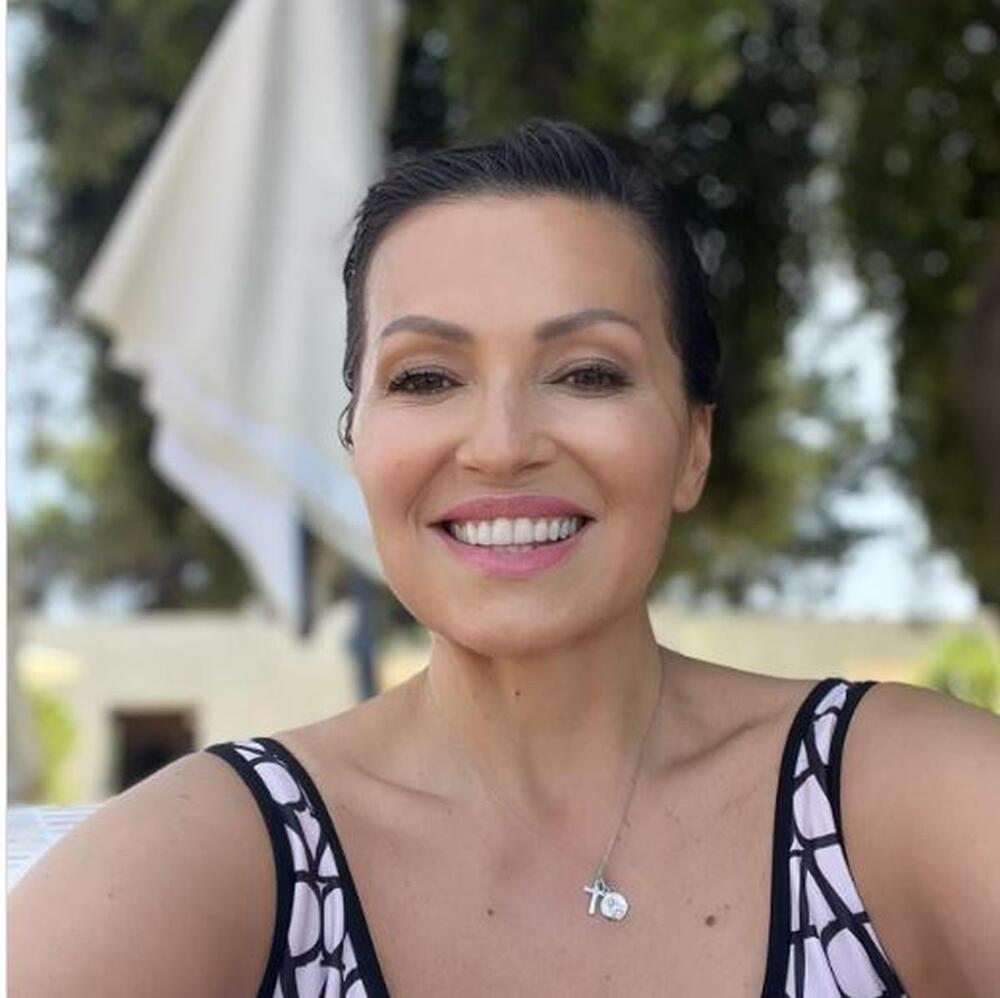 NINA BADRIĆ ODUŠEVILA U KUPAĆEM KOJI NE IZLAZI IZ MODE 