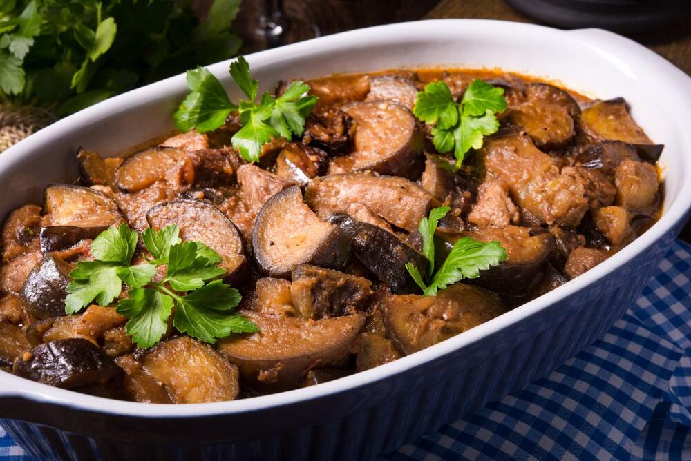 Kombinacija plavog patlidžana, paprike i krompira držaće vam sitim satima