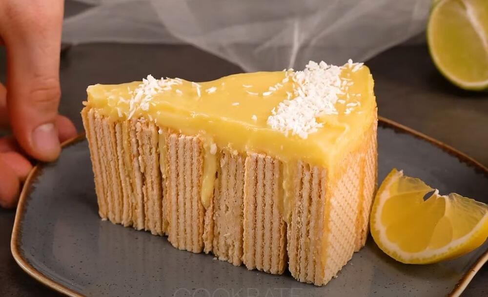 Brza poslastica od napolitanki i žutog fila