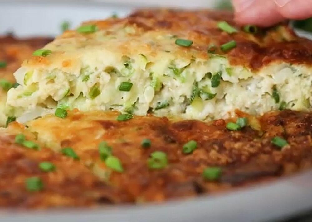 Sočna domaća pita sa tikvicama, sirom i vlašcem (može da se zameni peruškama mladog luka)