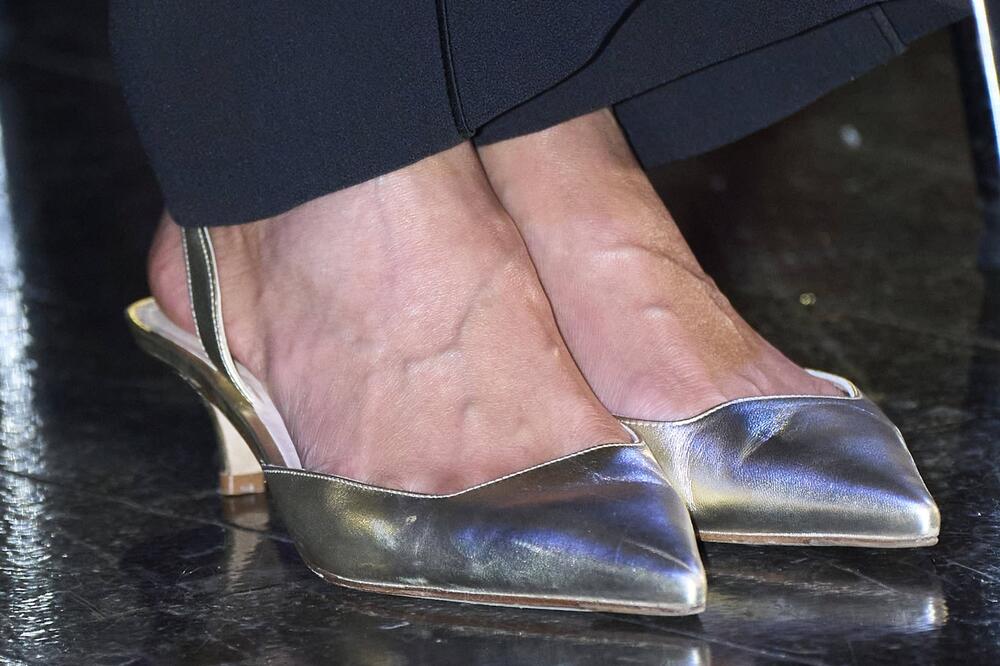 Magrit metalik cipele kraljice Leticije sa niskom štiklom i otvorenom petom