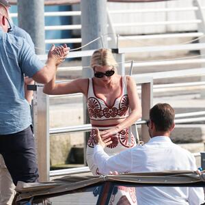 Propust 'prve ćerke' na Bezosovom venčanju: Ivanka Tramp u haljini od milion dinara – ali nešto drugo je glavna tema