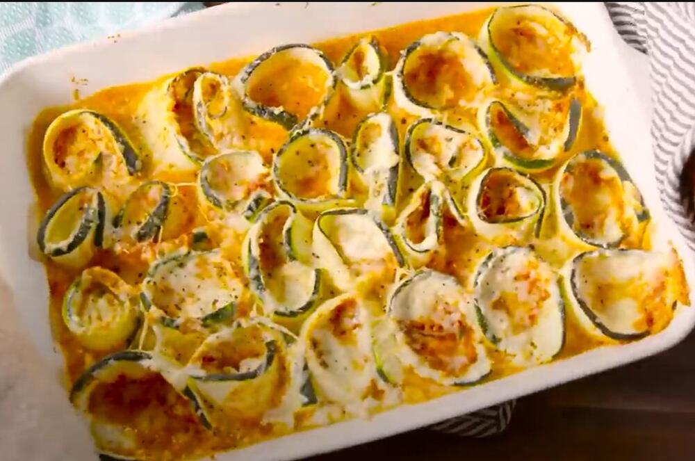 Zapečene tikvice sa sirom i paradajz sosom