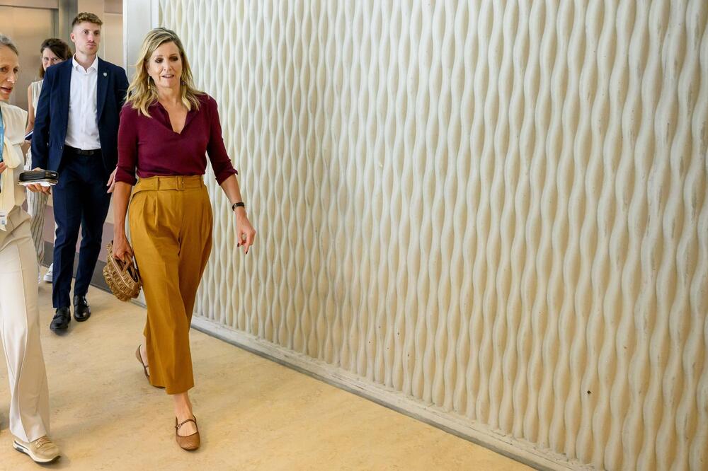 Narandžaste široke pantalone Maksime od Holandije