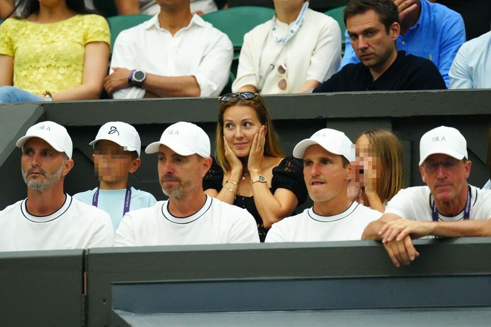 Jelena Đoković na Vimbldonu sa decom