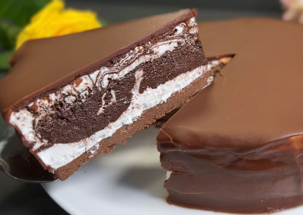 Neodoljiva čokoladna crno-bela torta