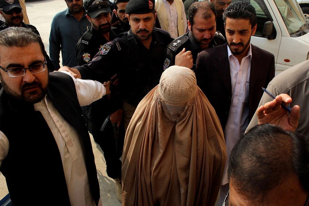 Šarbat Gula pred saslušanje u Pakistanu