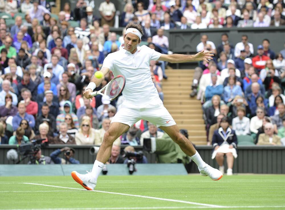 Čuvene Federerove patike sa narandžastim đonom