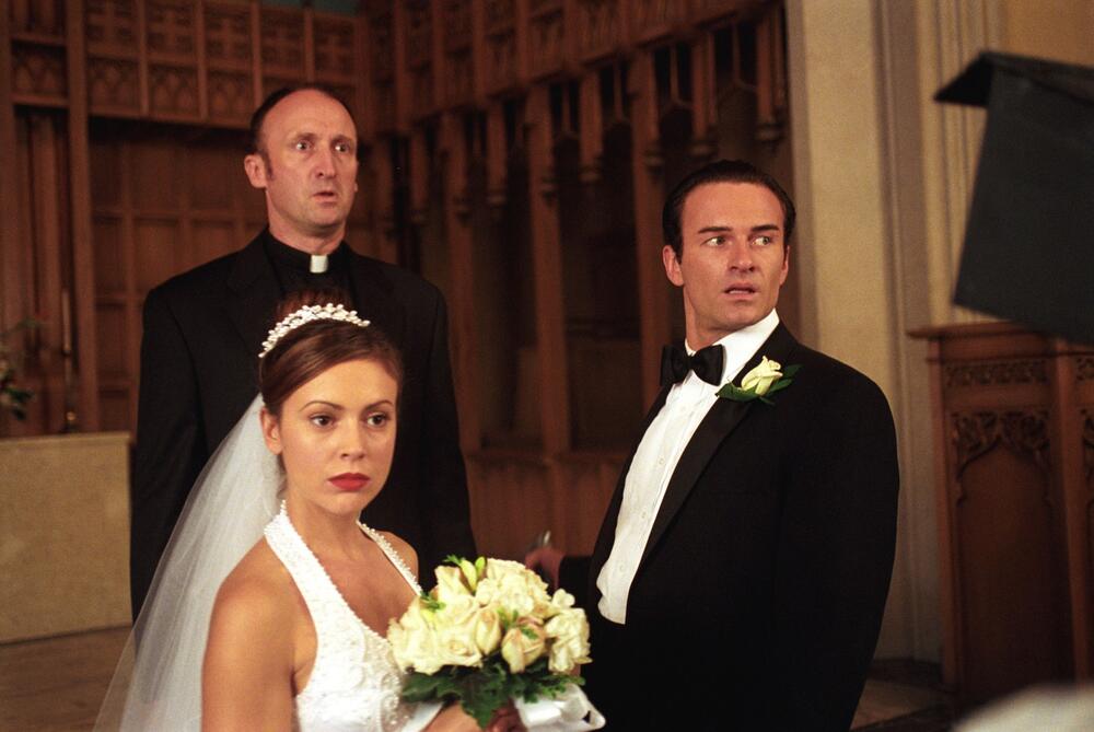 Džulijan Mekman i Alisa Milano kao Kol i Fibi u seriji 'Čari'