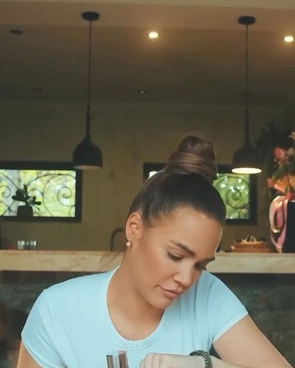 <p>Pevačica Marija Mikić je oduvek maštala da živi u kući, a pre nekoliko godina je svoj san i ispunila.</p>