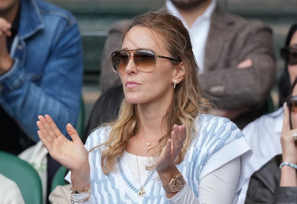Jelena Đoković u Varley džemperku kratkih rukava