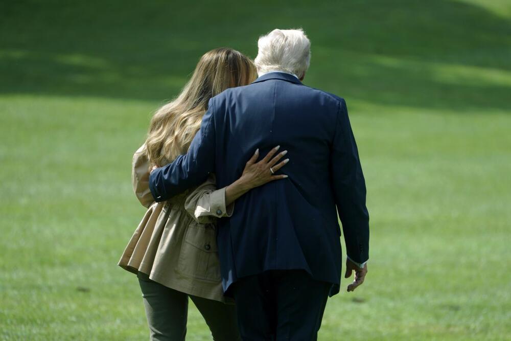 Donald i Melanija Tram posetili su centralni Teksas nakon razornih poplava u kojima je prošle nedelje stradala 121 osoba