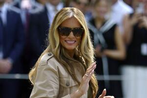 Ništa nije otkrila, a cela Bela kuća je zatreptala: Melanija Tramp zna kako da zagolica maštu i kad je zakopčana do grla