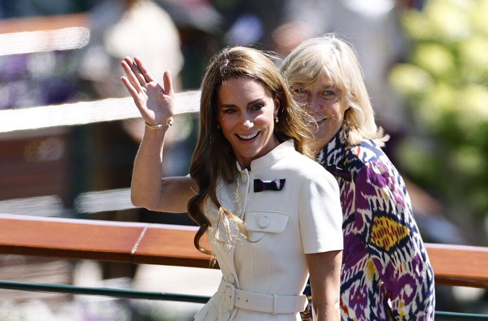 Kejt Midlton, princeza od Velsa, na Vimbldonu 2025. godine u Sel-Portrait haljini boje slonovače