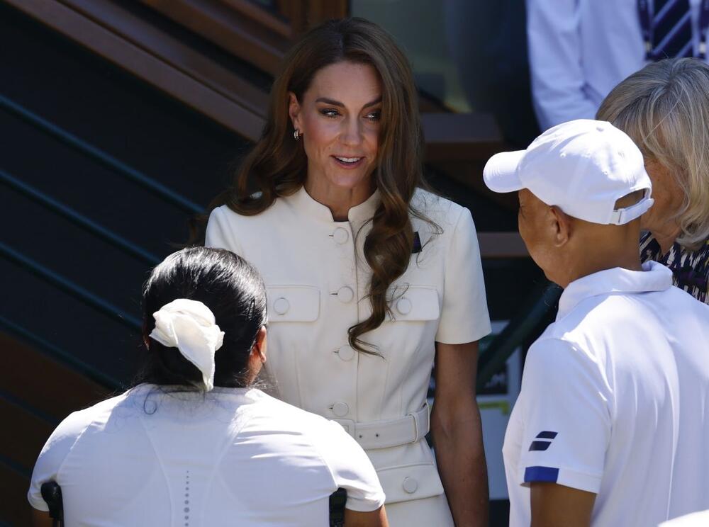 Kejt Midlton, princeza od Velsa, na Vimbldonu 2025. godine u Sel-Portrait haljini boje slonovače