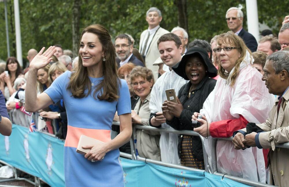 Kejt Midlton, princeza od Velsa, u haljini Roksande Iliničć