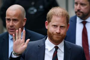 On je "gospodin Nevaljalac", ona žudi za "vikendom razvrata": Isplivale kontroverzne poruke princa Harija i novinarke