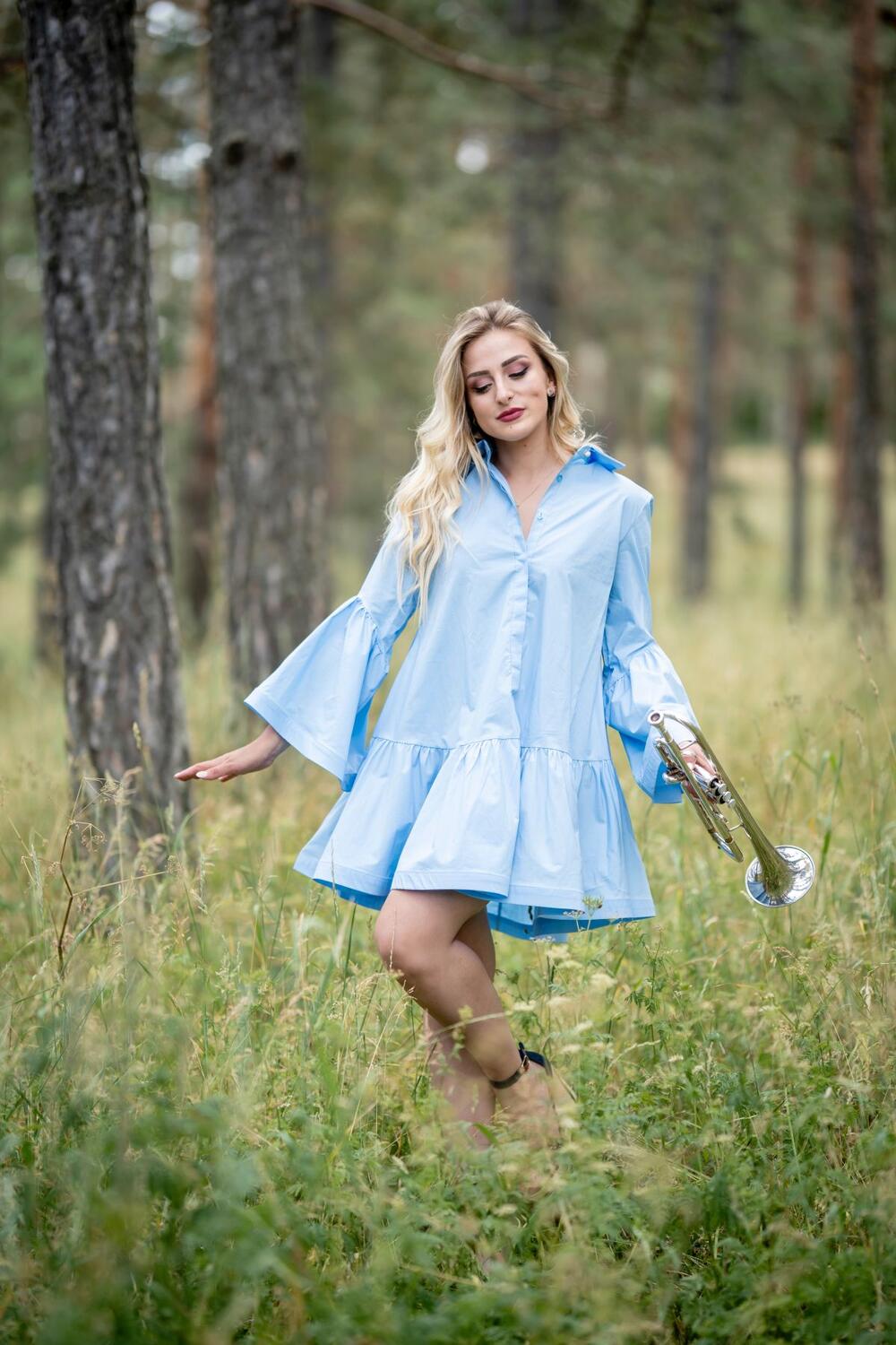 <p>Na 15. Festivalu duvačkih orkestara u makedonskom Pehčevu, Danijela Veselinović i njen orkestar priredili su publici koncert za pamćenje – noć punu energije, emocije i muzike koja briše granice.</p>