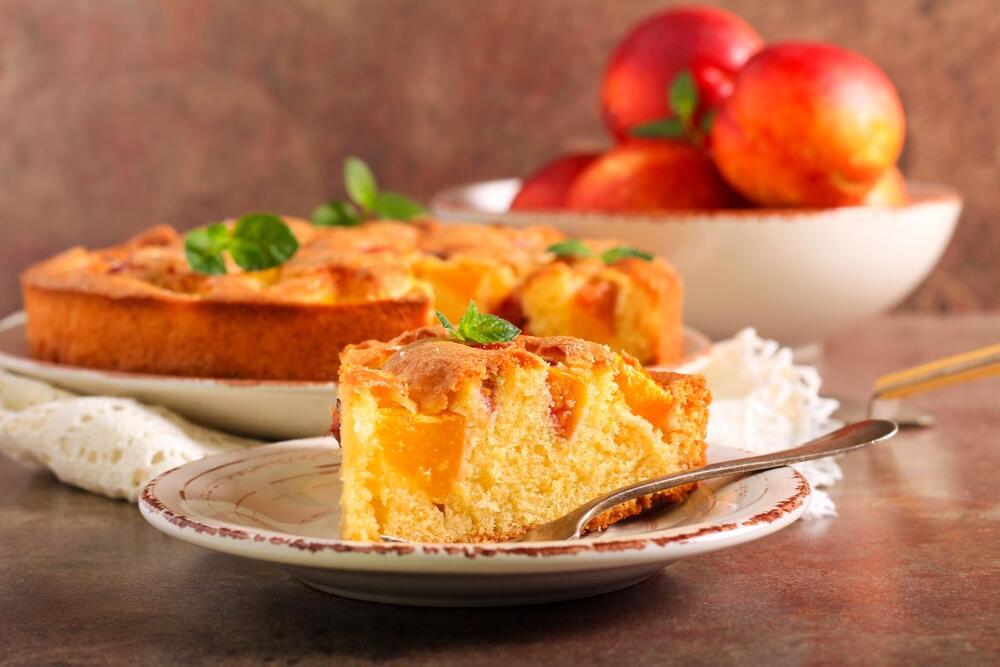 Slatkiš sa breskvama će vas osvežiti u toplim letnjim danima