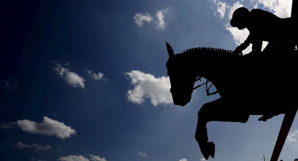 Atina Onazis na jednom takmičenju u konjičkim sportovima