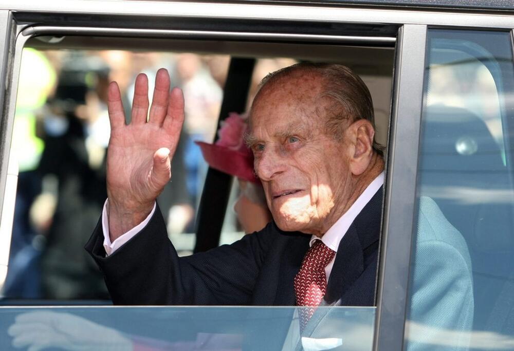 PRINC FILIP JE JEDVA ČEKAO DA SE CEREMONIJA ZAVRŠI 