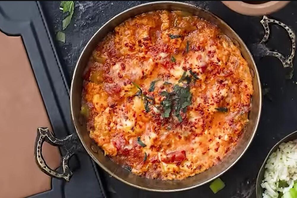 Klasični turski menemen podseća na sataraš sa jajima