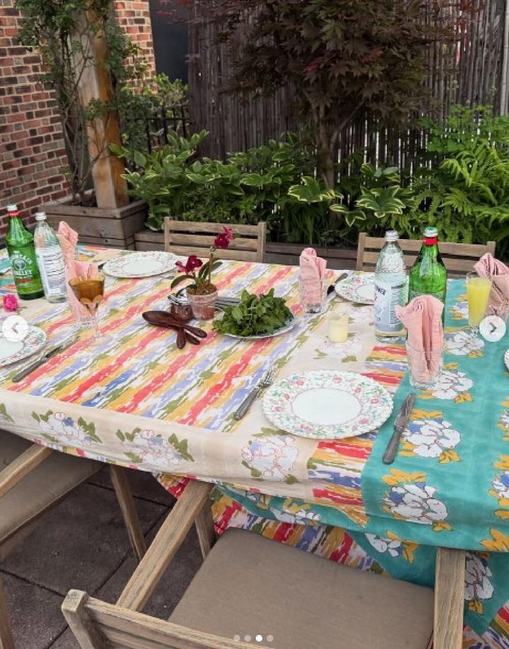 Baštenski nameštaj Demi Mur 