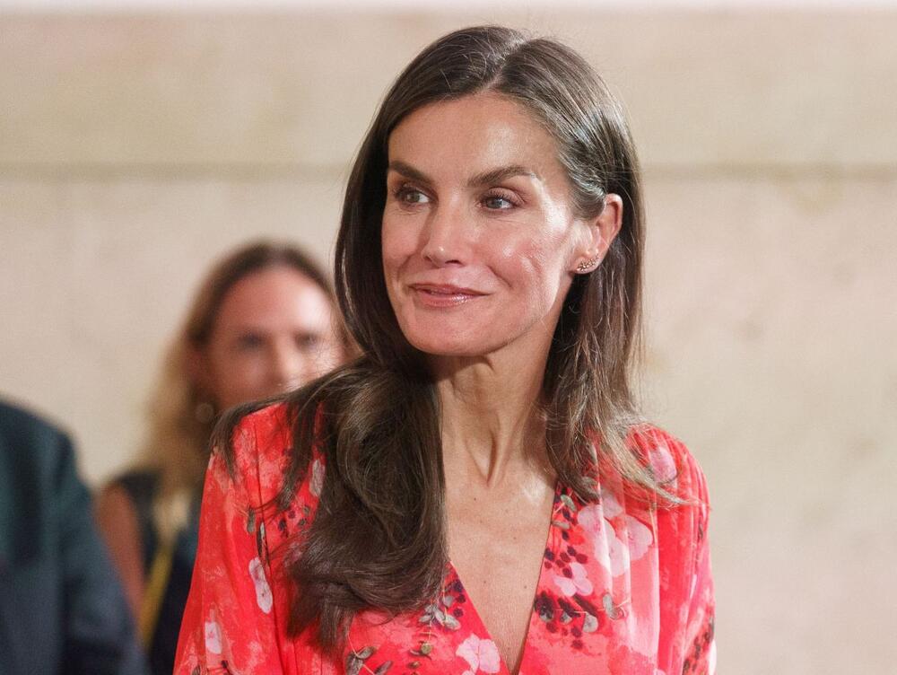 KRALJICA LETICIJA U HALJINI KOJA JE MANIFEST JESENI 