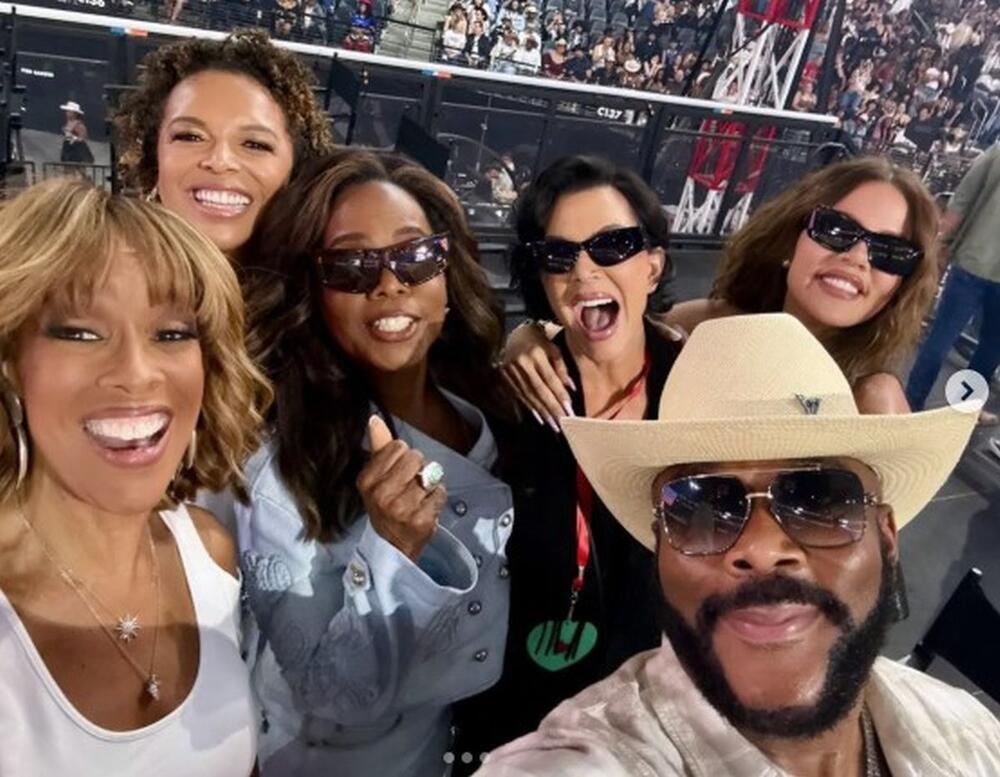 Opra Vinfri na nedavnom Bijonsinom koncertu s Gejl King, Kloi Kardašijan, Kris Džener i Tajlerom Perijem