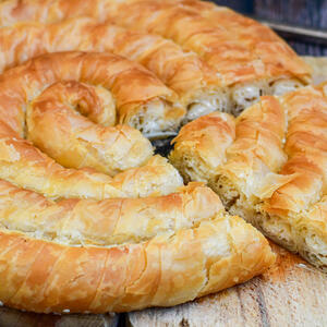 Puna sira i pavlake, mekana i tako sočna! SAVIJAČA je za mnoge jedina prava pita, a pravi se jednostavno