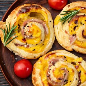 100 puta su lepše od kupovnih i uspevaju svima: Recept za hrskave mini-pice idealne za doručak ili večeru