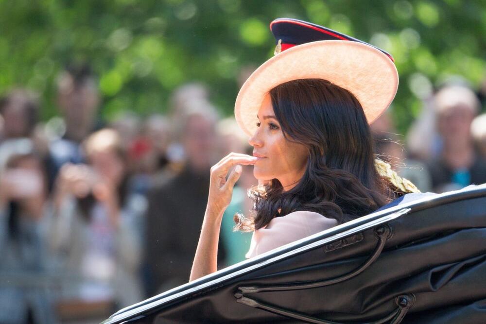 Megan Markl na svom prvom pojavljivanju na 'Pozdravu bojama'