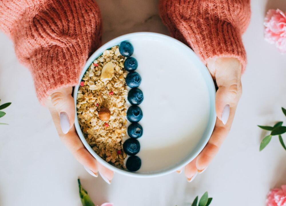 Ovsena kaša s borovnicama i jogurtom