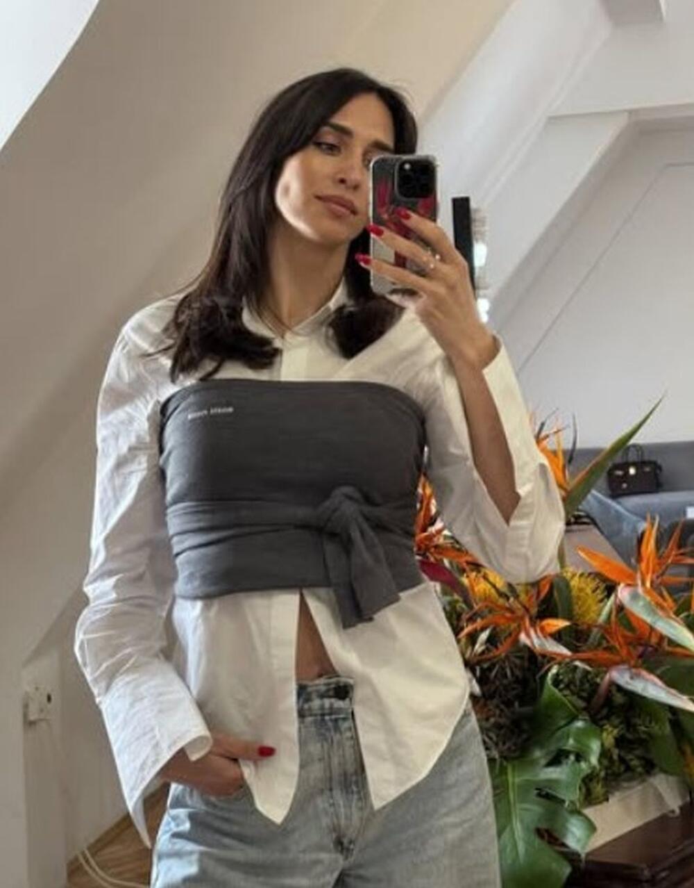 Jelisaveta Orašanin Teodosić u beloj košulji