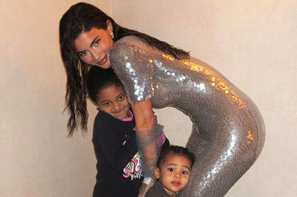 Kajli Džener s decom