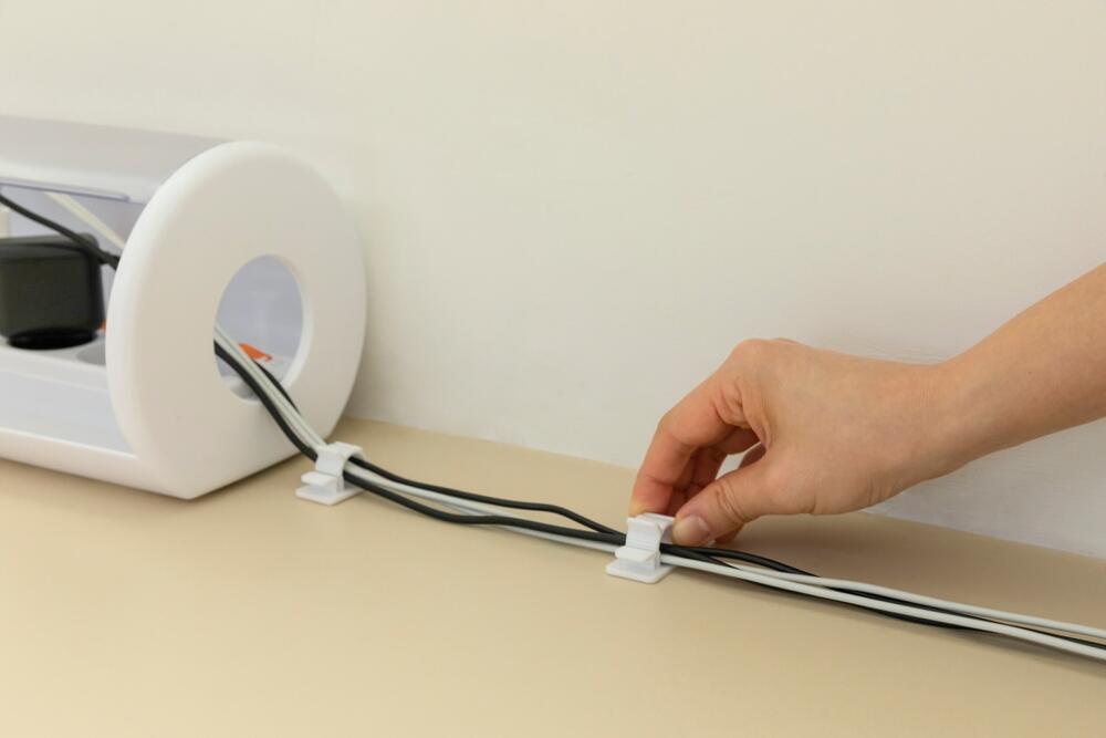 Kutija za kablove sa poklopcem pomoći će da dom deluje urednije