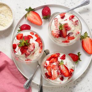 Kremasto zadovoljstvo sa omiljenim voćem! Brz & ledeni dezert u čaši koji će vas rashladiti tokom vrelih letnjih dana