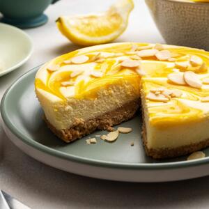 Sočna poslastica bez pečenja i kuvanja filova: Osvežavajući limun-čizkejk gotov je za samo 15 minuta (RECEPT)