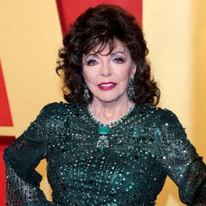 Na pragu 10. decenije izgleda spektakularno: Čuvena glumica pozirala u belom kupaćem kostimu i sve oduševila